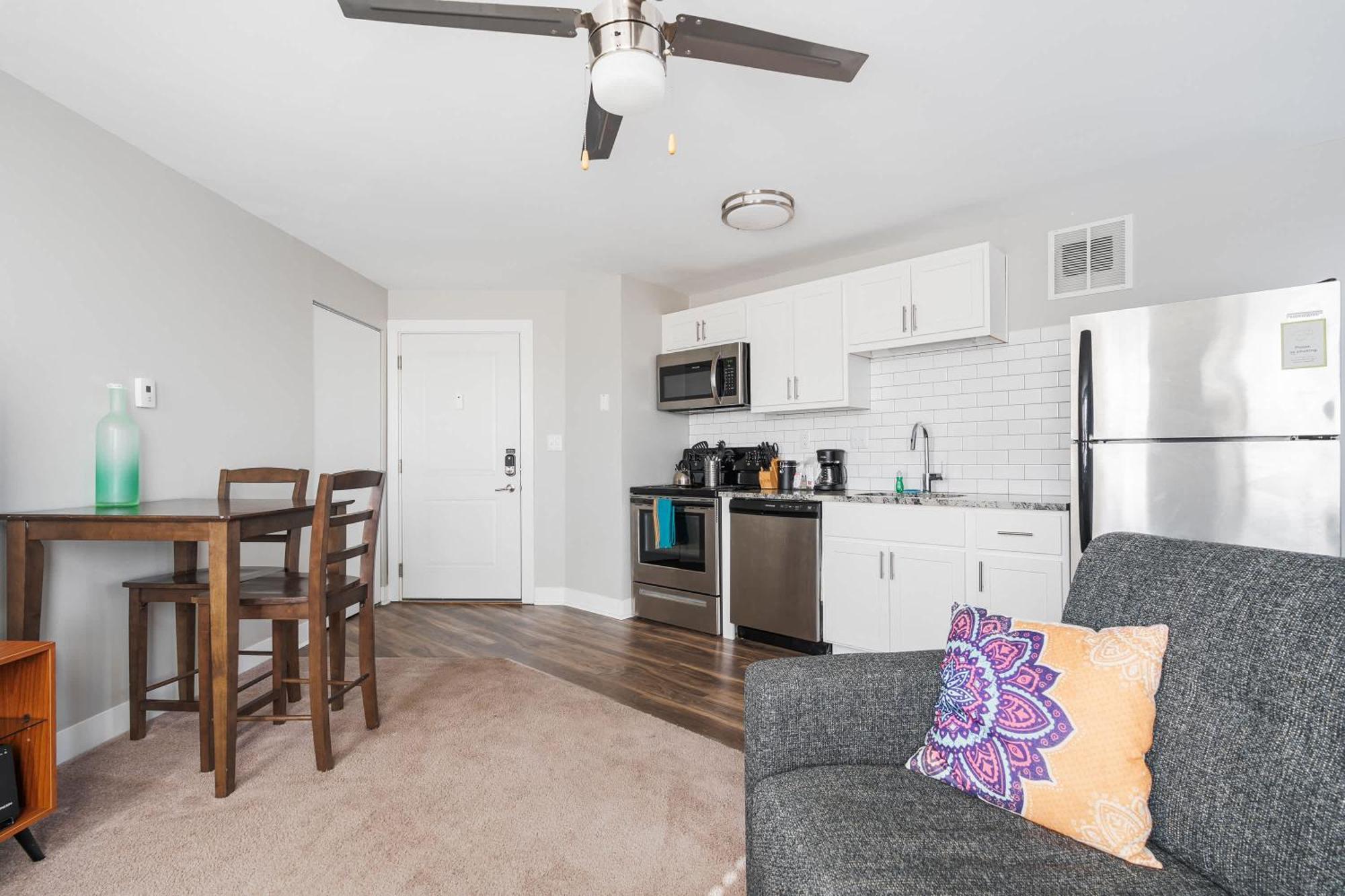 Modern Mass Ave 1Br Apartment With Kitchen Indianapolis Bagian luar foto
