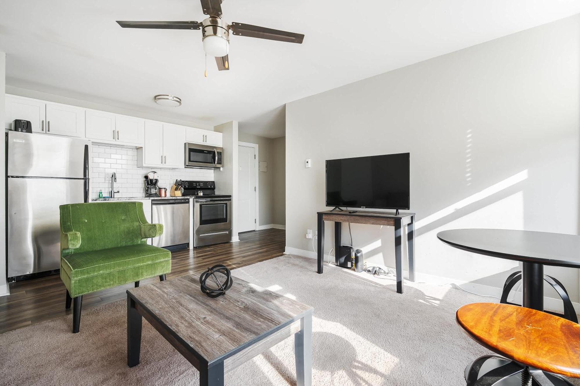 Modern Mass Ave 1Br Apartment With Kitchen Indianapolis Bagian luar foto